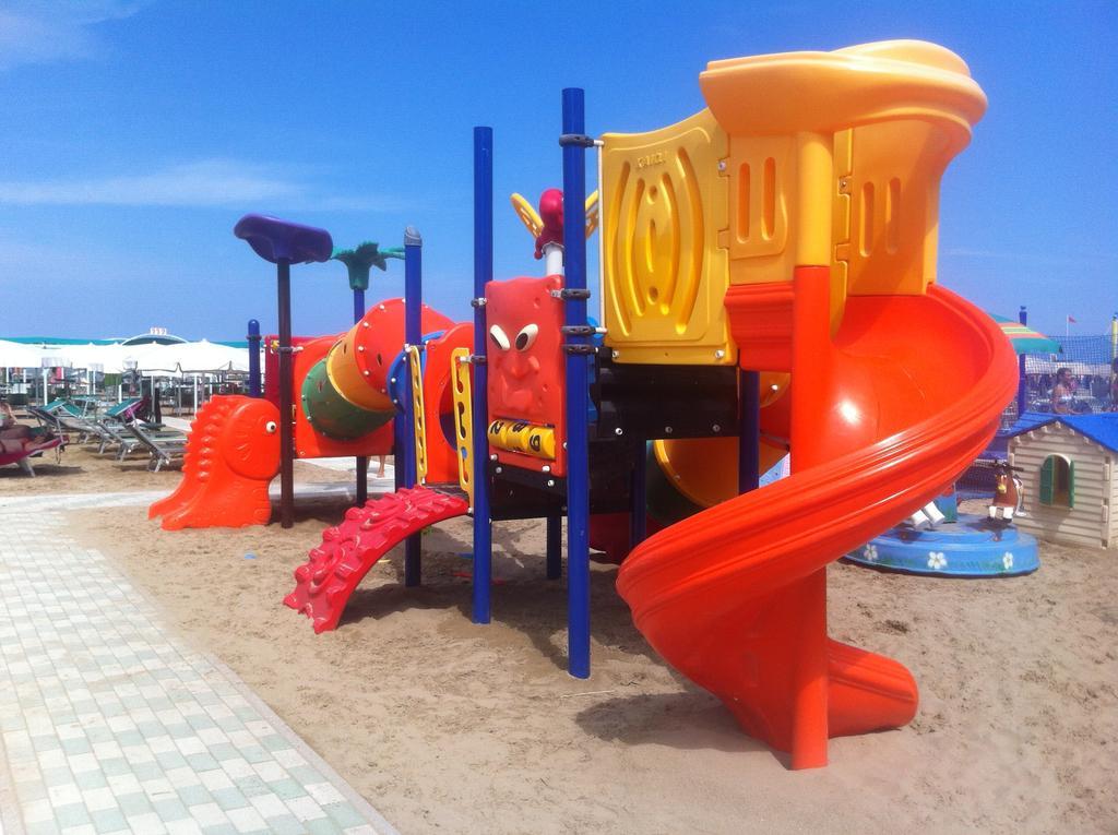 Hotel Villa Linda - Family Hotel - Nuova Costruzione Antisismica Riccione Exterior photo